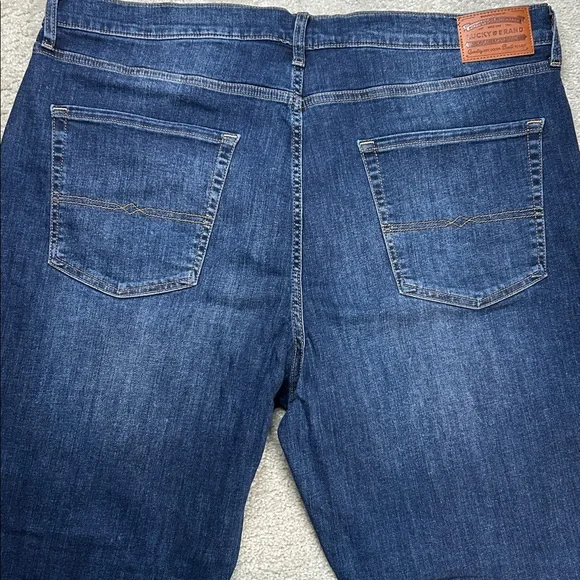 Lucky Brand 410 Athletic Straight Jeans NWT - Picture 2 of 7